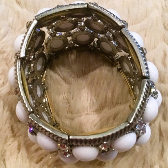 White Bead and Rhinestone Stretch Fashion Bracelet - Picture 3 of 4
